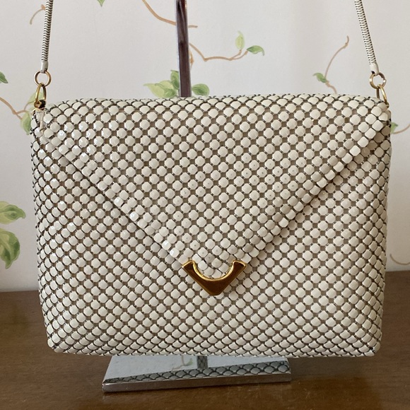 Vintage Metal Mesh Handbag with Chain Handle. Made in Hong Kong. - Picture 11 of 11